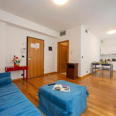 Apartment Savoia Bach 0-13