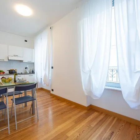 Apartment Savoia Bach 0-13